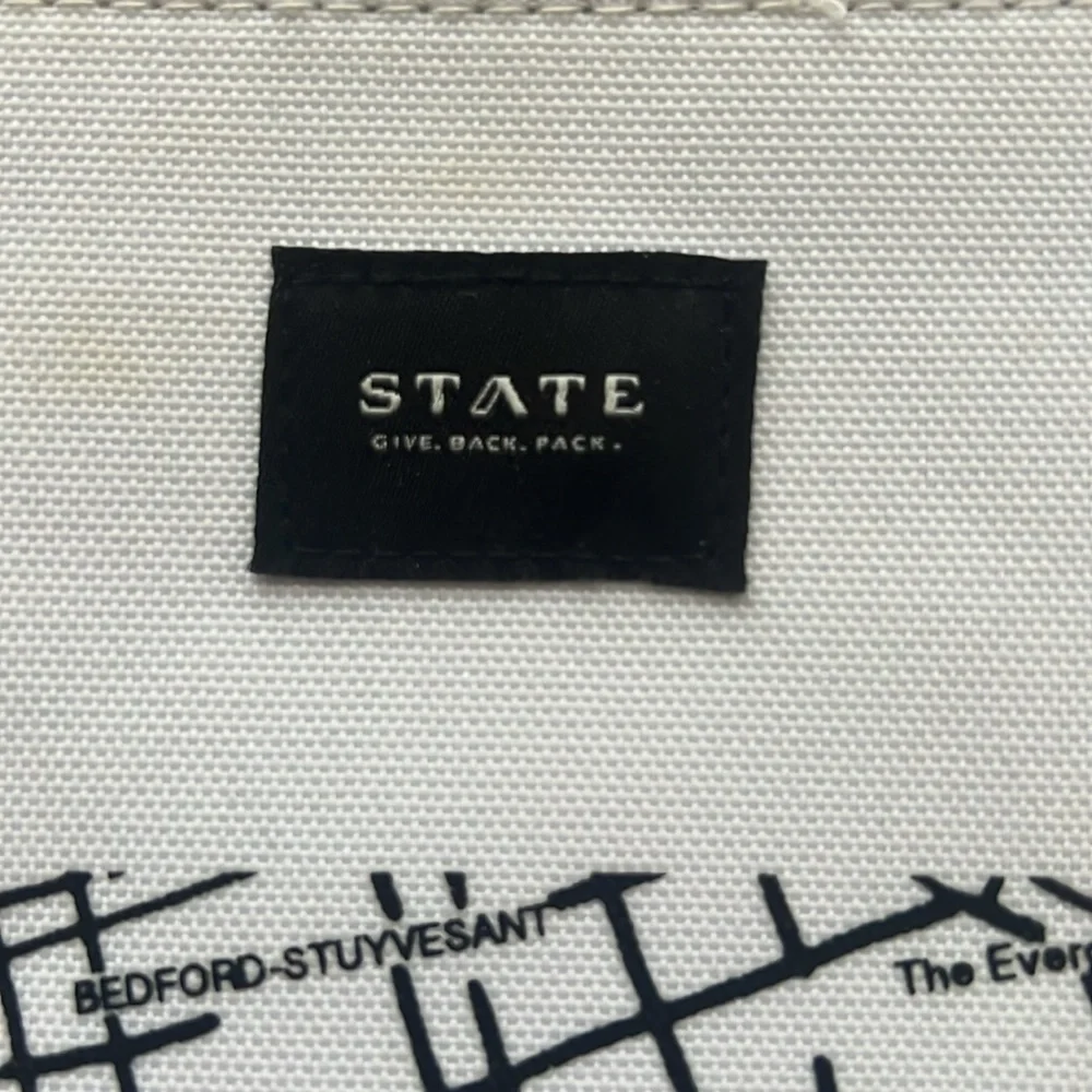STATE BAGS BROOKLYN NEW YORK  POUCH IN WHITE - TRAVEL/ORGANIZER/COIN/MAKEUP
